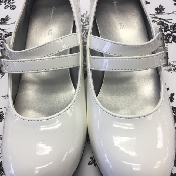 American Eagle Girls dressed up shoes with heels. - Picture 4 of 5